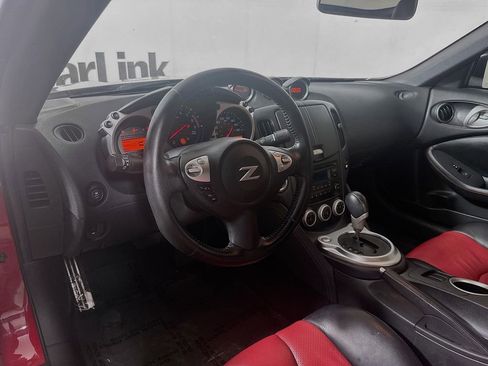 Used 2016 Nissan 370Z Coupe RWD image 10
