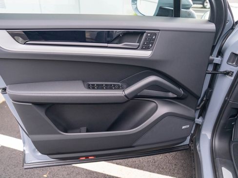 New 2026 Porsche Cayenne image 10