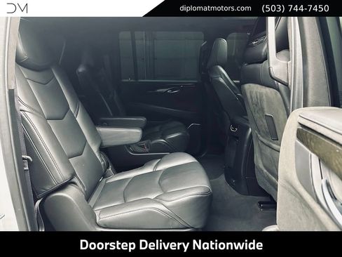 Used 2017 Cadillac Escalade ESV Platinum AWD/4WD image 21
