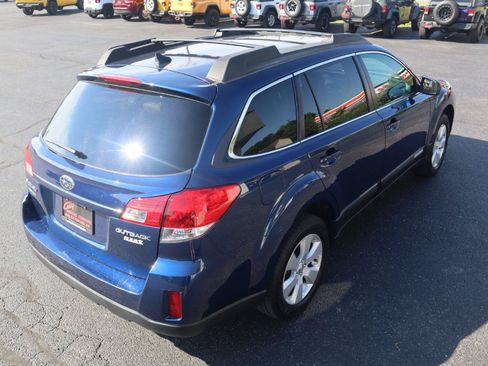 Used 2011 Subaru Outback 2.5i Limited w/ PWR Moonroof Pkg AWD/4WD image 14