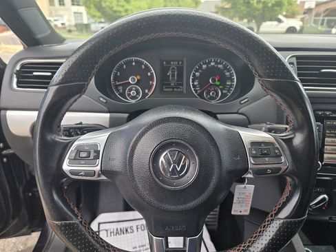 Used 2013 Volkswagen Jetta GLI FWD image 12
