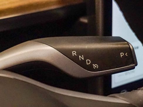 Used 2022 Tesla Model Y Performance image 19