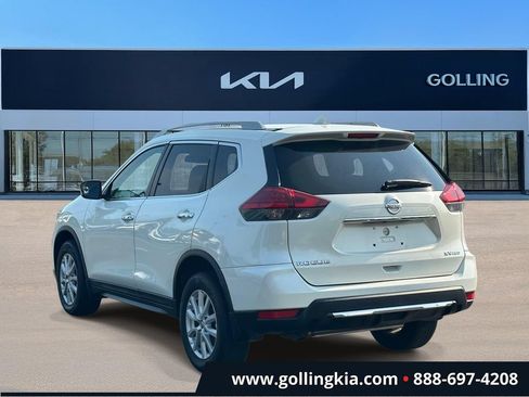 Used 2017 Nissan Rogue SV AWD/4WD image 4