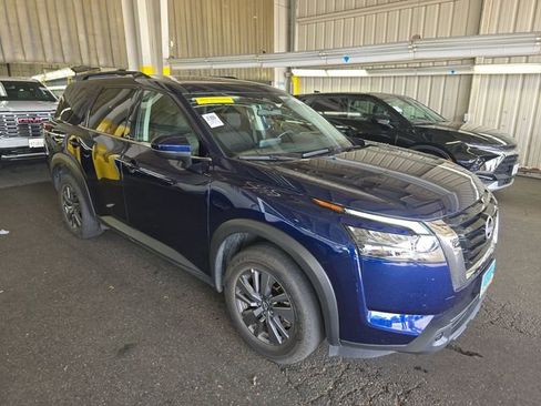 Used 2025 Nissan Pathfinder SV AWD/4WD image 2