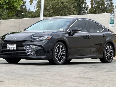 Used 2026 Toyota Camry XLE FWD image 10
