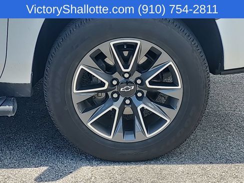 Used 2022 Chevrolet Suburban Z71 w/ Luxury Package AWD/4WD image 33