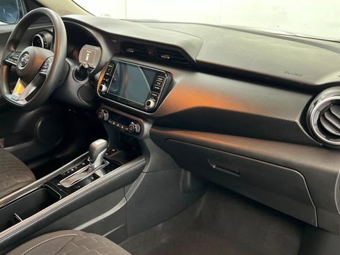 Used 2021 Nissan Kicks SV image 24