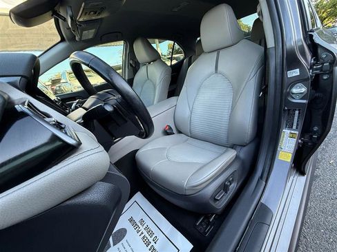 Used 2021 Toyota Camry SE image 24