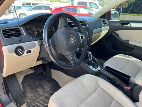 Used 2014 Volkswagen Jetta SE FWD image 10