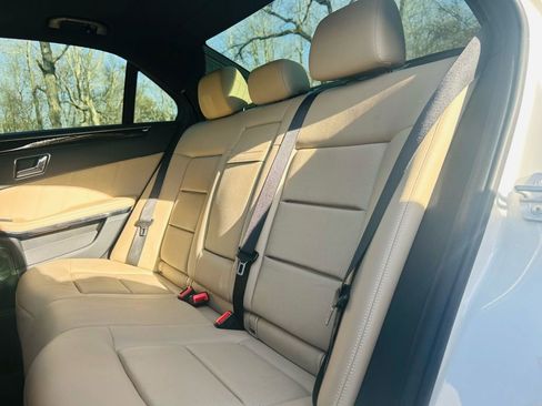 Used 2010 Mercedes-Benz E 350 Sedan image 23