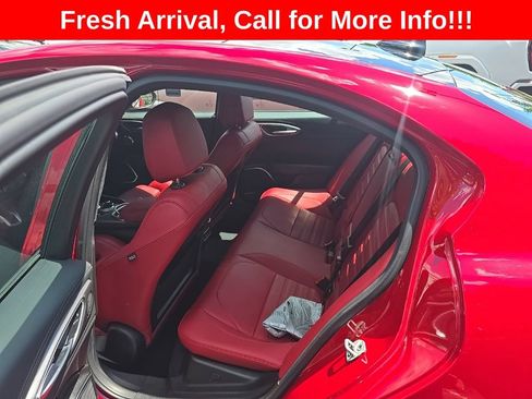 Used 2022 Alfa Romeo Giulia Veloce AWD/4WD image 15