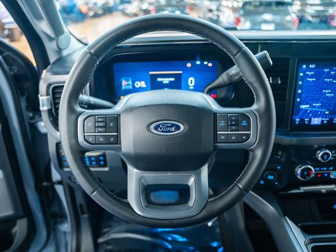 Used 2025 Ford F250 Lariat w/ Black Appearance Package image 37