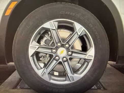Used 2025 Chevrolet Blazer LT FWD image 15