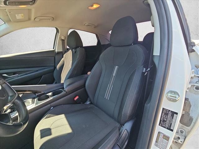 Used 2021 Hyundai Elantra SEL w/ Convenience Package FWD image 11