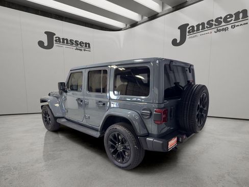Used 2025 Jeep Wrangler Unlimited Sahara AWD/4WD image 2