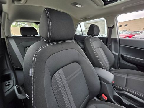 New 2025 Hyundai Venue SEL image 11