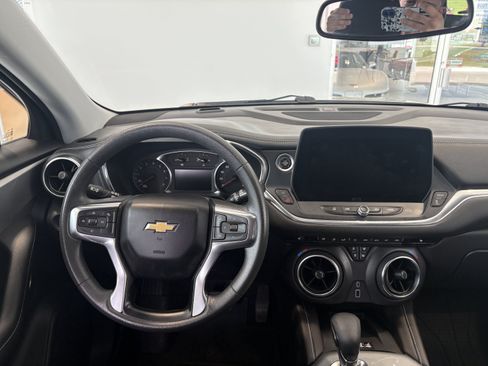 Used 2023 Chevrolet Blazer LT w/ Convenience Package FWD image 3