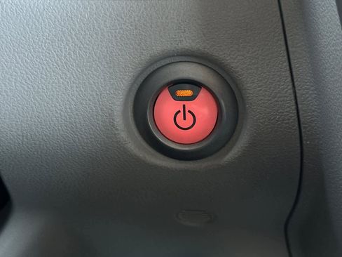 Used 2011 Nissan Leaf w/ Eco Design Pkg image 24