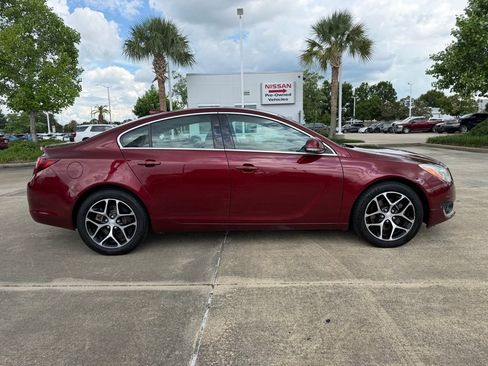 Used 2017 Buick Regal Sport Touring FWD image 6
