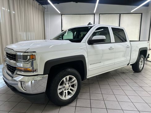 Used 2018 Chevrolet Silverado 1500 LT w/ All Star Edition image 14