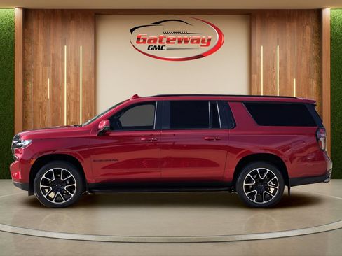 Used 2023 Chevrolet Suburban RST w/ Sport Performance Package AWD/4WD image 8