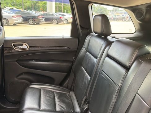 Used 2011 Jeep Grand Cherokee Laredo AWD/4WD image 36