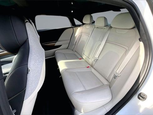 Used 2023 Lucid Air Touring image 21