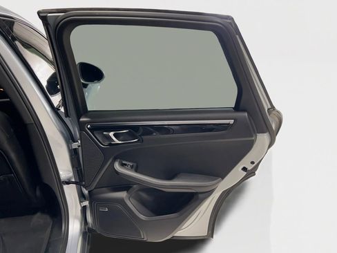 Used 2016 Porsche Macan S w/ Premium Package Plus image 27