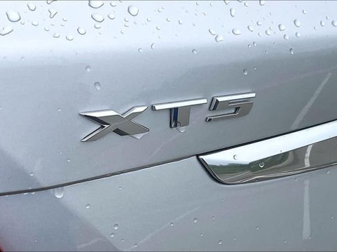 Used 2017 Cadillac XT5 Luxury FWD image 29
