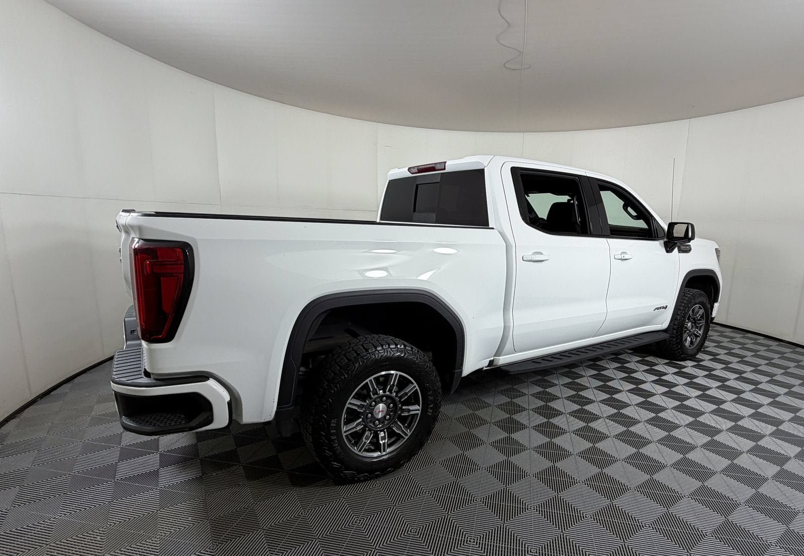 Certified 2024 GMC Sierra 1500 AT4 w/ AT4 Premium Package AWD/4WD image 4