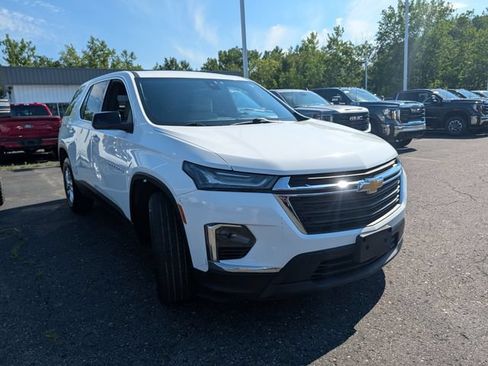 Used 2023 Chevrolet Traverse LS w/ LPO, Floor Liner Package AWD/4WD image 10