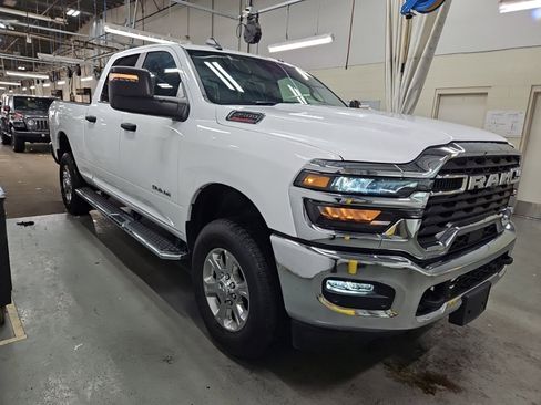 Used 2026 RAM 2500 Big Horn AWD/4WD image 2