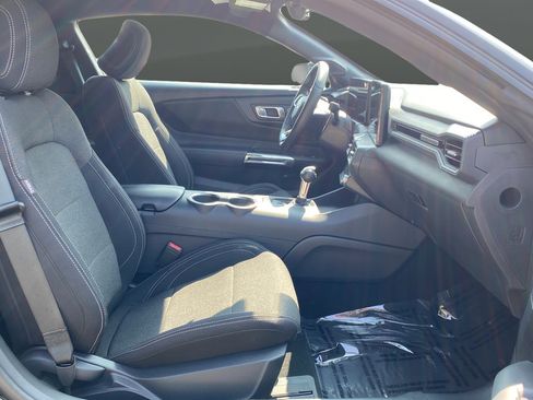 Used 2024 Ford Mustang Coupe RWD image 25