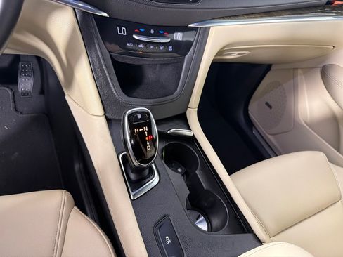 Used 2017 Cadillac XT5 FWD image 14