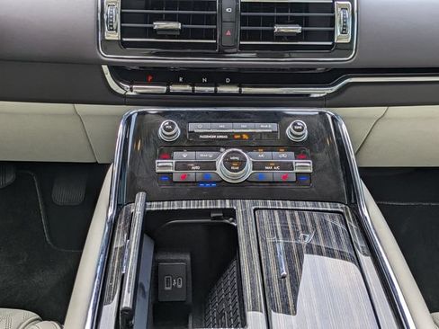 Used 2024 Lincoln Navigator Black Label AWD/4WD image 21