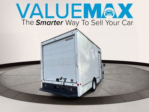 Used 2022 Ford E-350 and Econoline 350 Super Duty image 3