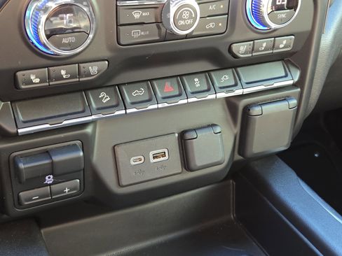 Used 2021 GMC Sierra 1500 AT4 image 21