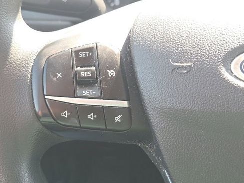 Used 2022 Ford Escape SE image 32