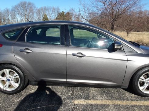 Used 2014 Ford Focus SE w/ SE Winter Package image 32