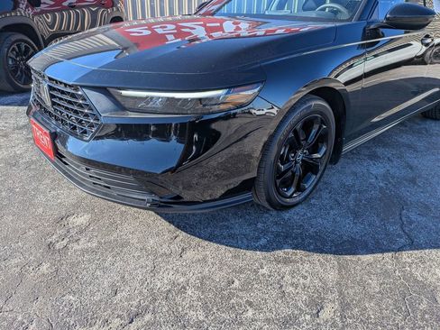 Used 2025 Honda Accord SE image 9