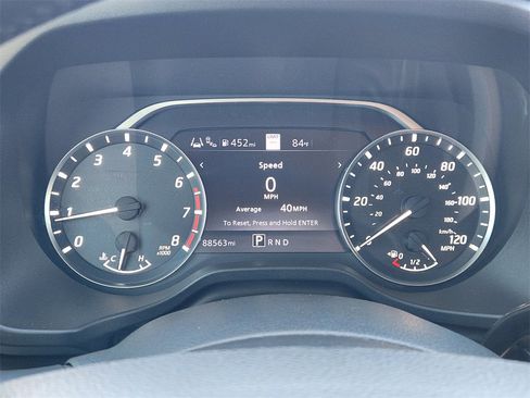 Used 2021 Nissan Titan SV w/ SV Convenience Package image 11