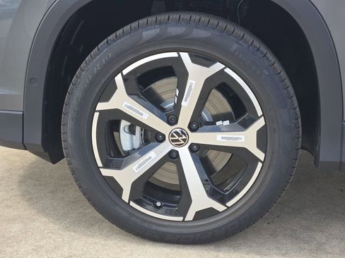 New 2026 Volkswagen Tiguan SE image 10