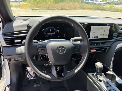 Used 2026 Toyota Camry SE w/ Convenience Package FWD image 23