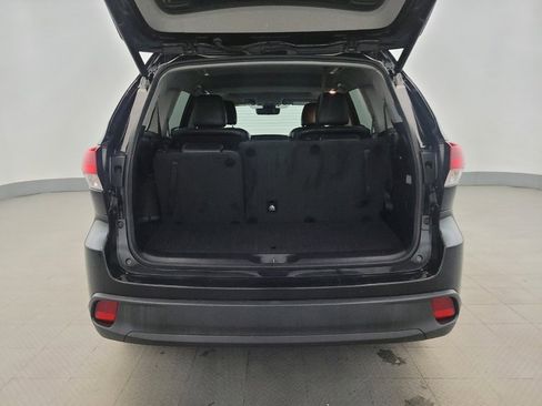 Used 2018 Toyota Highlander XLE image 29