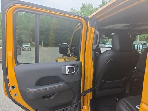 New 2026 Jeep Wrangler Unlimited Sahara AWD/4WD image 20