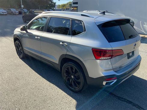 Used 2022 Volkswagen Taos SE w/ IQ.Drive SE Package image 36