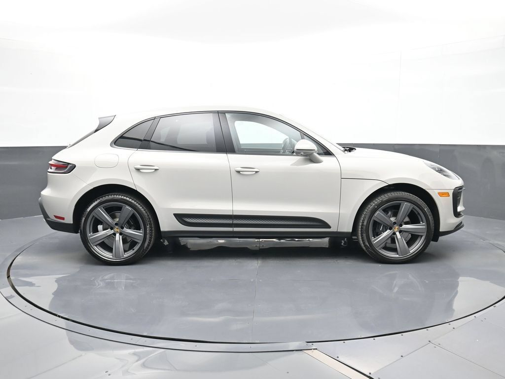 Certified 2026 Porsche Macan AWD/4WD image 24