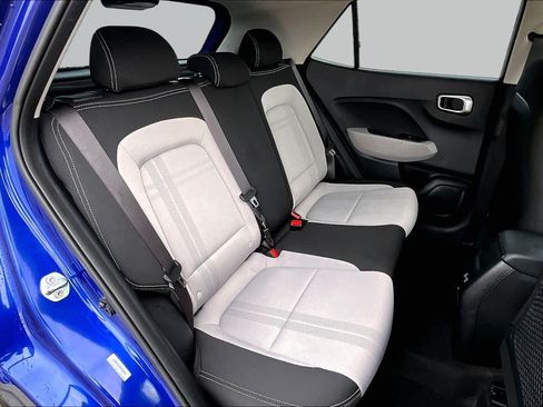 Certified 2025 Hyundai Venue SEL FWD image 20