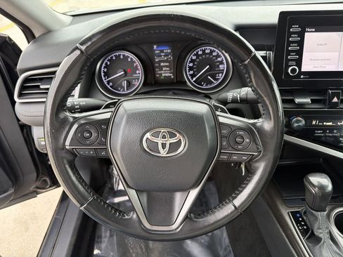 Used 2022 Toyota Camry SE image 15