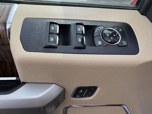 Used 2020 Ford F150 Lariat image 17